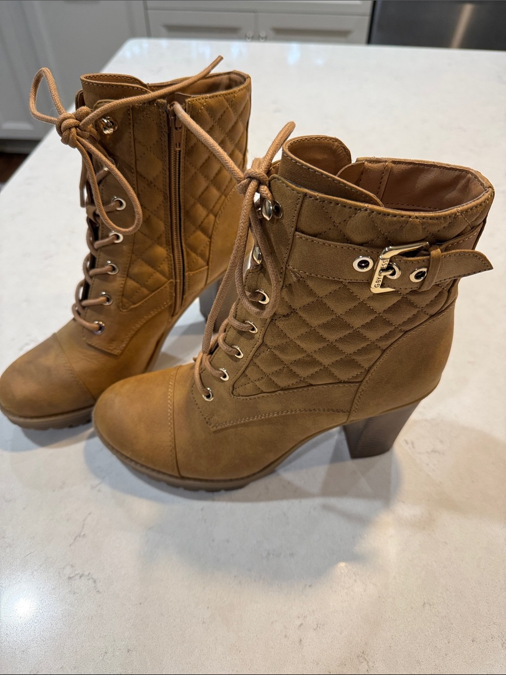 G by GUESS Gift Tan Quilted Lace-Up Heeled Combat Ankle Boots NWOB Size 9.5
